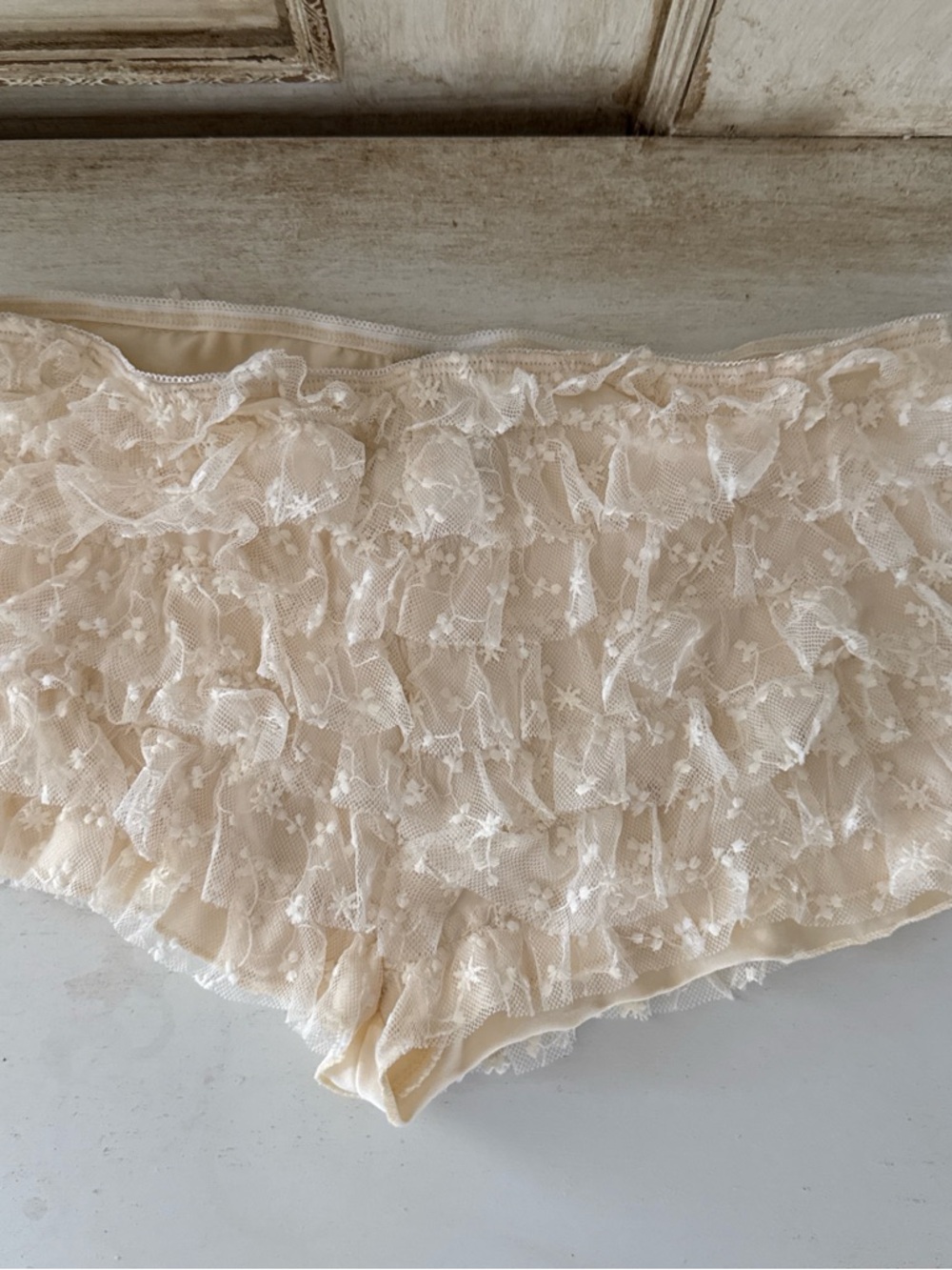 ROMWE Cream Lace Ruffle Skort Shorts